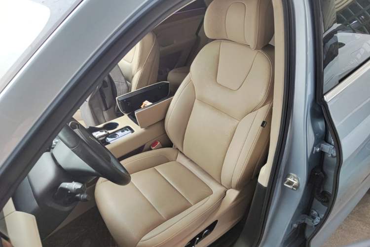 Used Hima AITO M5 2022 Pure Electric All-Wheel-Drive Performance Edition Left Front Seat
