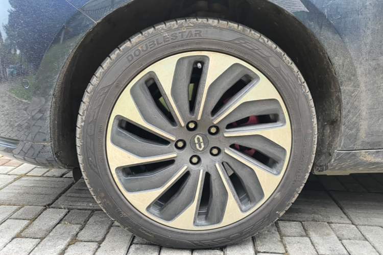 Used Hima AITO M5 2022 Extended-Range Four-Wheel Drive Flagship Edition Left Front Wheel Hub
