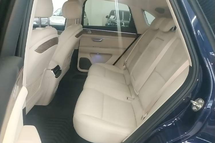 Used Hima AITO M5 2022 Range-Extended Rear-Drive Standard Version Left Rear Seat