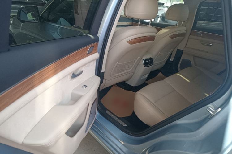 Used Hima AITO M5 2022 Pure Electric All-Wheel-Drive Performance Edition Left Rear Seat
