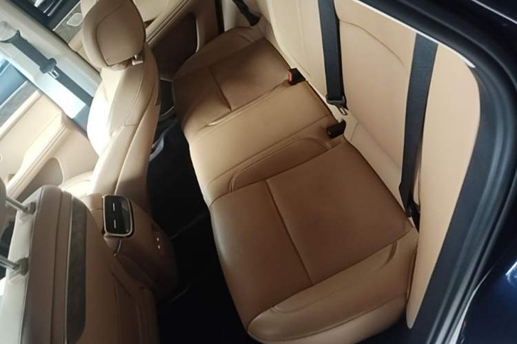 Used Hima AITO M5 2022 Range-Extended Rear-Drive Standard Version Left Rear Seat