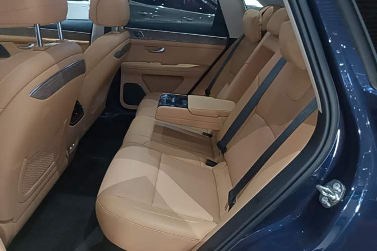 Used Hima AITO M5 2022 Range-Extended Rear-Drive Standard Version Left Rear Seat