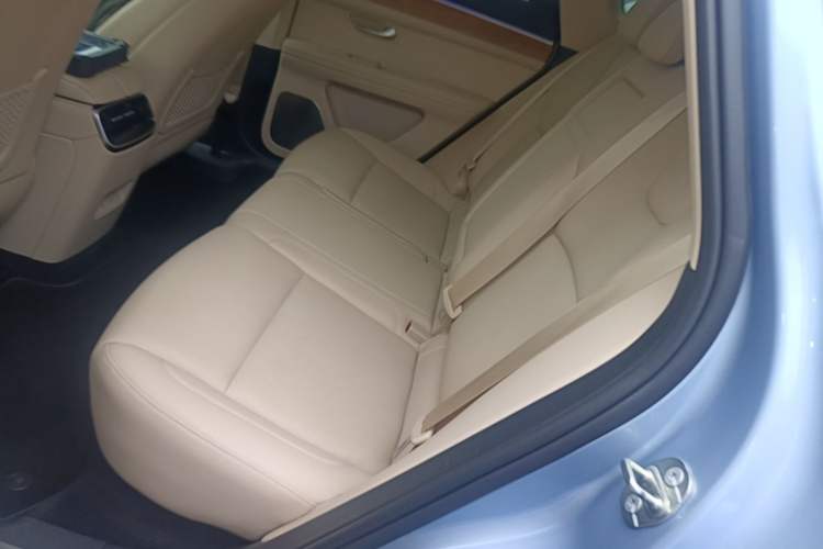 Used Hima AITO M5 2022 Pure Electric Rear-Drive Standard Edition Left Rear Seat