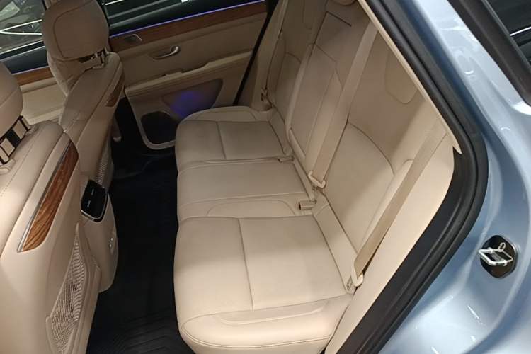 Used Hima AITO M5 2022 Pure Electric Rear-Drive Standard Edition Left Rear Seat