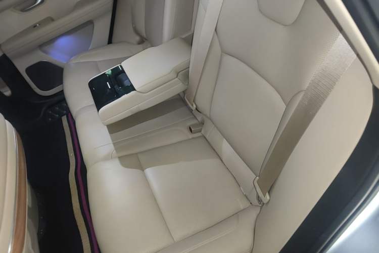 Used Hima AITO M5 2022 Pure Electric Rear-Drive Standard Edition Left Rear Seat