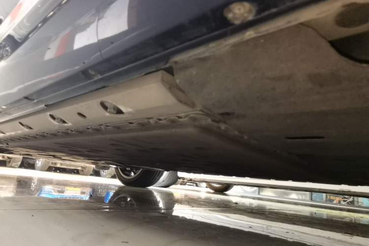 Used Hima AITO M5 2022 Extended-Range Four-Wheel Drive Performance Version Left Side Sill