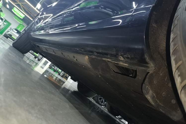 Used Hima AITO M5 2022 Extended-Range Four-Wheel Drive Performance Version Left Side Sill