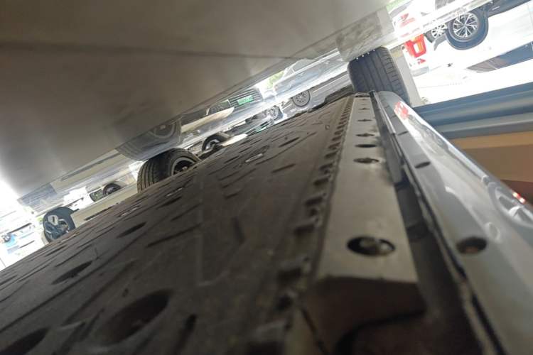 Used Hima AITO M5 2022 Pure Electric Rear-Drive Standard Edition Left Side Sill