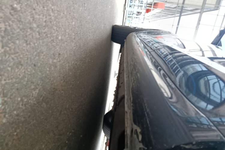 Used Hima AITO M5 2022 Extended-Range Four-Wheel Drive Performance Version Left Side Sill