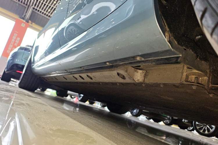 Used Hima AITO M5 2022 Pure Electric All-Wheel-Drive Performance Edition Left Side Sill