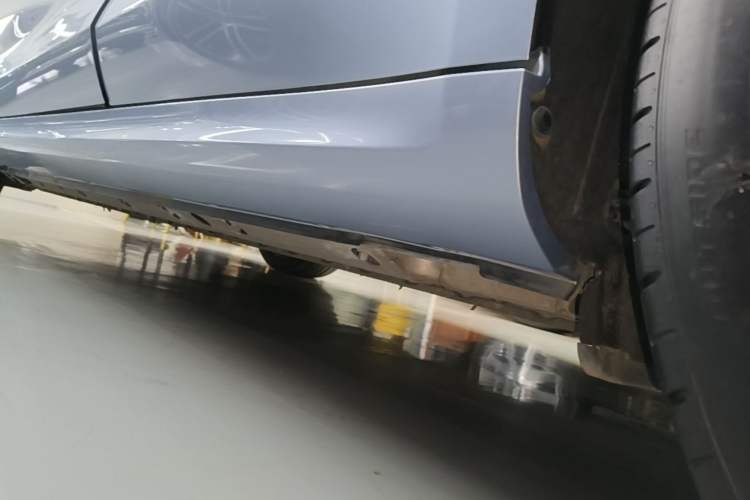 Used Hima AITO M5 2022 Pure Electric All-Wheel-Drive Performance Edition Left Side Sill