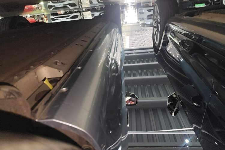 Used Hima AITO M5 2022 Pure Electric All-Wheel-Drive Performance Edition Left Side Sill