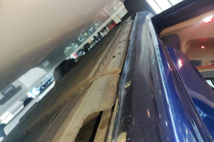 Used Hima AITO M5 2022 Extended-Range Four-Wheel Drive Ultimate Edition Left Side Sill