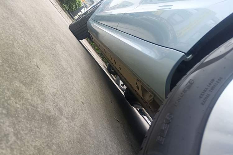 Used Hima AITO M5 2022 Pure Electric Rear-Drive Standard Edition Left Side Sill