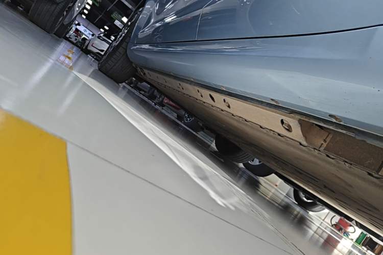 Used Hima AITO M5 2022 Pure Electric Rear-Drive Standard Edition Left Side Sill