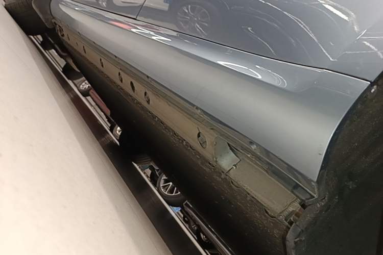 Used Hima AITO M5 2022 Pure Electric Rear-Drive Standard Edition Left Side Sill