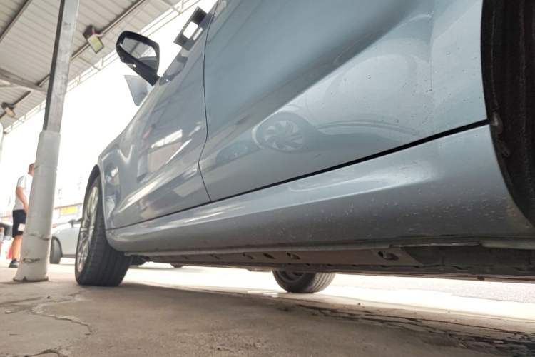 Used Hima AITO M5 2022 Pure Electric All-Wheel-Drive Performance Edition Left Side Sill