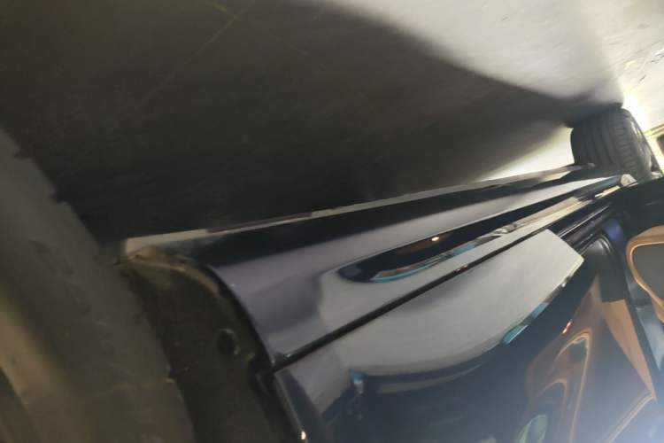Used Hima AITO M5 2022 Extended-Range Four-Wheel Drive Ultimate Edition Left Side Sill