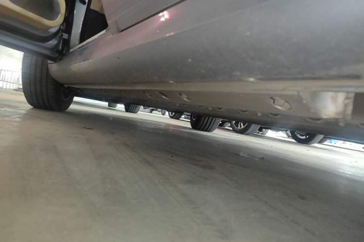 Used Hima AITO M5 2022 Pure Electric Rear-Drive Standard Edition Left Side Sill