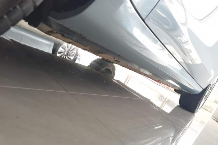 Used Hima AITO M5 2022 Pure Electric All-Wheel-Drive Performance Edition Left Side Sill