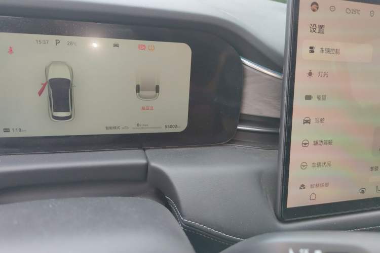 Used Hima AITO M5 2022 Extended-Range Four-Wheel Drive Performance Version Odometer Close Up