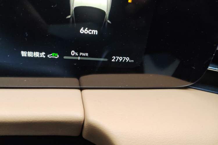 Used Hima AITO M5 2022 Range-Extended Rear-Drive Standard Version Odometer Close Up