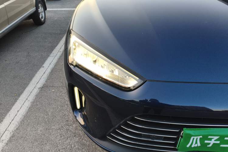 Used Hima AITO M5 2022 Extended-Range Four-Wheel Drive Ultimate Edition Right Front Headlight