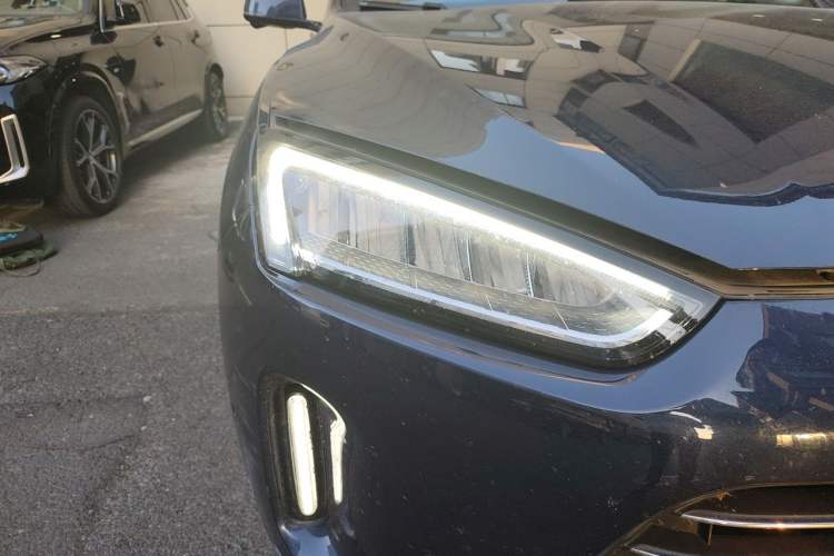 Used Hima AITO M5 2022 Range-Extended Rear-Drive Standard Version Right Front Headlight