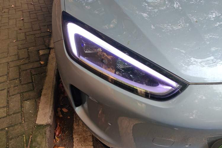 Used Hima AITO M5 2022 Pure Electric Rear-Drive Standard Edition Right Front Headlight