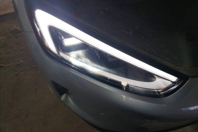 Used Hima AITO M5 2022 Pure Electric Rear-Drive Standard Edition Right Front Headlight