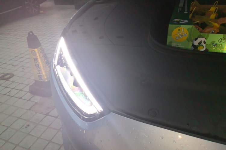 Used Hima AITO M5 2022 Pure Electric Rear-Drive Standard Edition Right Front Headlight