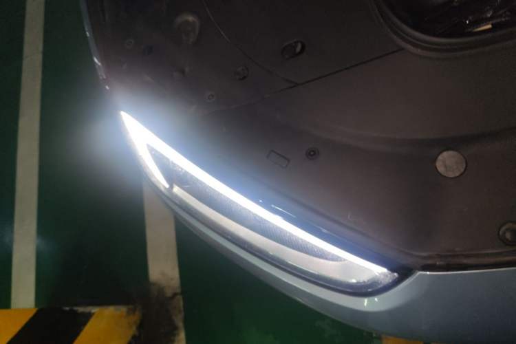 Used Hima AITO M5 2022 Pure Electric Rear-Drive Standard Edition Right Front Headlight