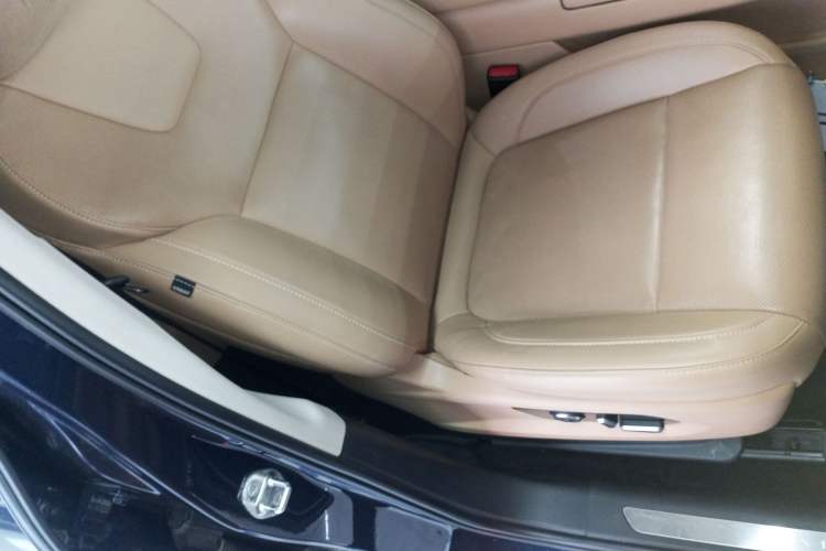 Used Hima AITO M5 2022 Extended-Range Four-Wheel Drive Flagship Edition Right Front Seat