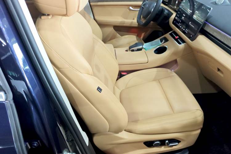 Used Hima AITO M5 2022 Range-Extended Rear-Drive Standard Version Right Front Seat