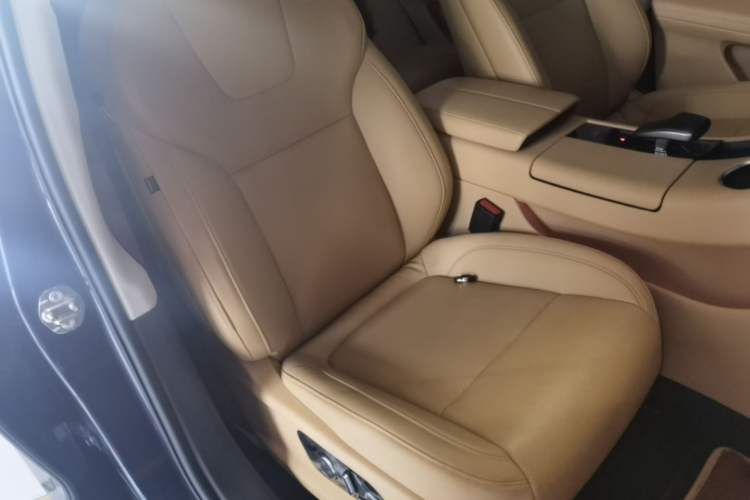 Used Hima AITO M5 2022 Extended-Range Four-Wheel Drive Ultimate Edition Right Front Seat