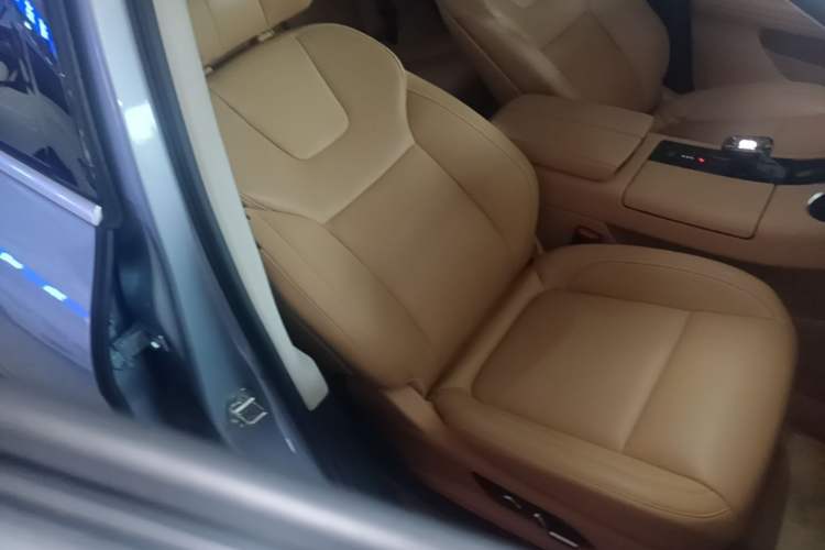 Used Hima AITO M5 2022 Extended-Range Four-Wheel Drive Flagship Edition Right Front Seat
