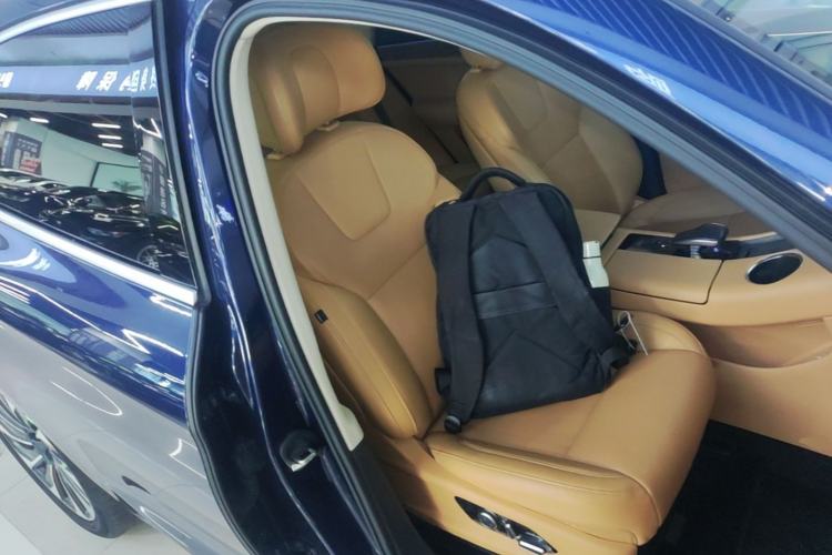 Used Hima AITO M5 2022 Extended-Range Four-Wheel Drive Ultimate Edition Right Front Seat