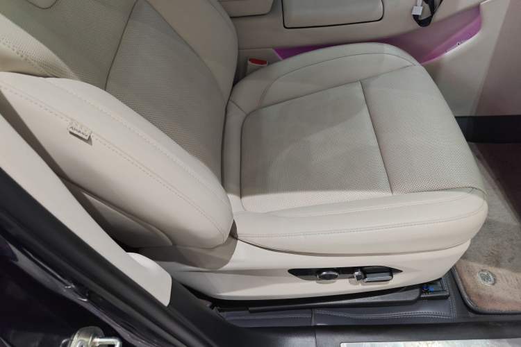 Used Hima AITO M5 2022 Extended-Range Four-Wheel Drive Flagship Edition Right Front Seat