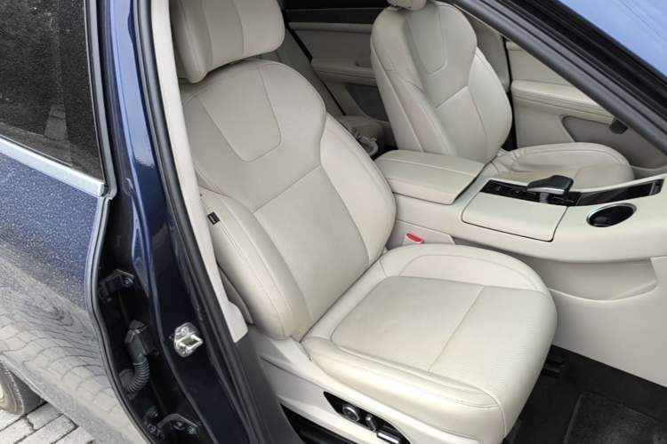 Used Hima AITO M5 2022 Extended-Range Four-Wheel Drive Flagship Edition Right Front Seat
