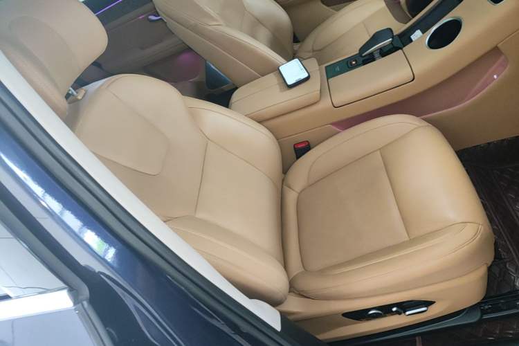 Used Hima AITO M5 2022 Extended-Range Four-Wheel Drive Ultimate Edition Right Front Seat