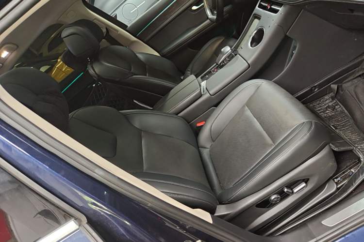 Used Hima AITO M5 2022 Extended-Range Four-Wheel Drive Ultimate Edition Right Front Seat