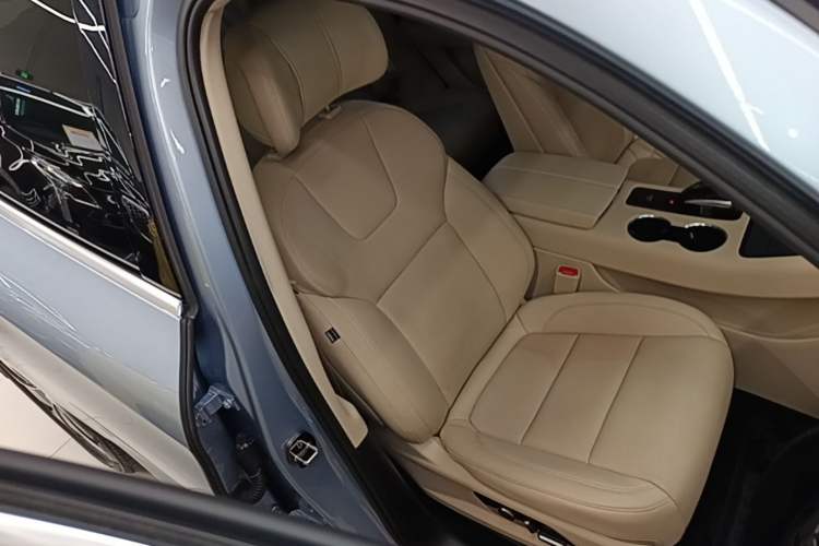 Used Hima AITO M5 2022 Pure Electric Rear-Drive Standard Edition Right Front Seat