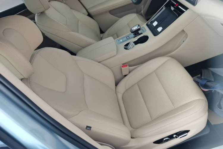 Used Hima AITO M5 2022 Pure Electric All-Wheel-Drive Performance Edition Right Front Seat