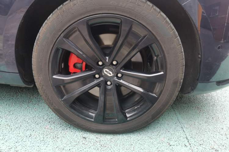 Used Hima AITO M5 2022 Extended-Range Four-Wheel Drive Flagship Edition Right Front Wheel Hub