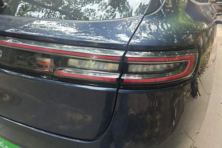 Used Hima AITO M5 2022 Extended-Range Four-Wheel Drive Ultimate Edition Right Rear Taillight