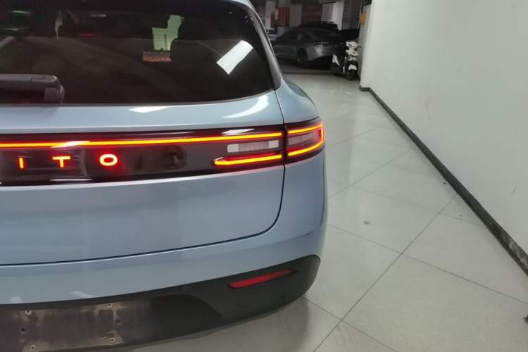Used Hima AITO M5 2022 Pure Electric Rear-Drive Standard Edition Right Rear Taillight
