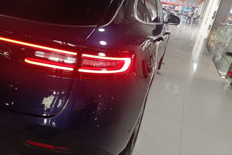 Used Hima AITO M5 2022 Extended-Range Four-Wheel Drive Flagship Edition Right Rear Taillight