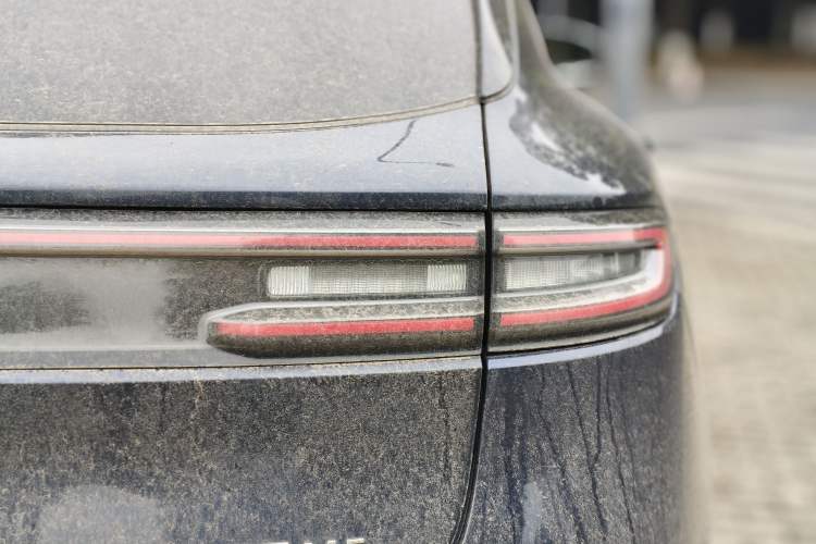 Used Hima AITO M5 2022 Extended-Range Four-Wheel Drive Flagship Edition Right Rear Taillight