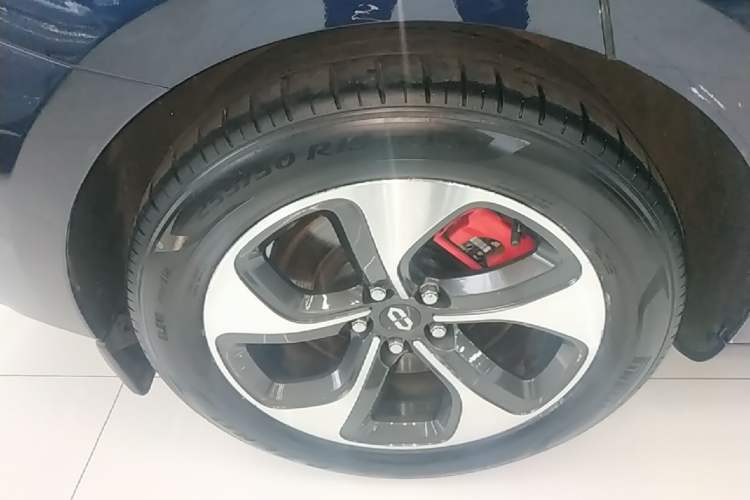 Used Hima AITO M5 2022 Range-Extended Rear-Drive Standard Version Right Rear Wheel Hub