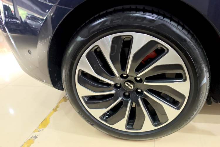 Used Hima AITO M5 2022 Range-Extended Rear-Drive Standard Version Right Rear Wheel Hub